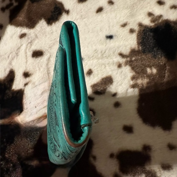 Boho Western Turquoise Hand tooled Leather wallet - Picture 6 of 9